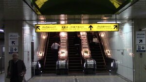 3仙台エスカ１ - frame at 0m4s.jpg